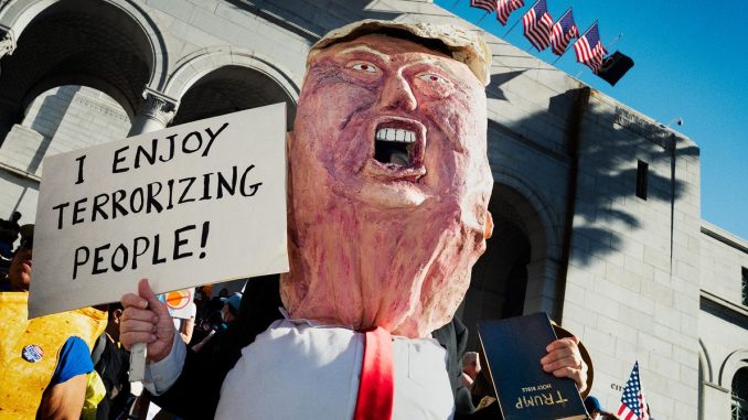 Scenes From Saturday's Nationwide ‘No Kings’ Protests