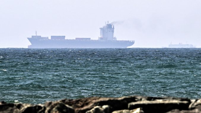 Oil resumes rally as Iran wants to keep uranium within the country