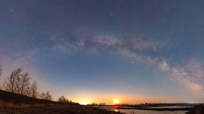 A Source of Mysterious Repeating Radio Signals From Space Has Been Identified