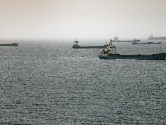U.S. oil jumps above $75 after Trump reinstates blockade on Iran