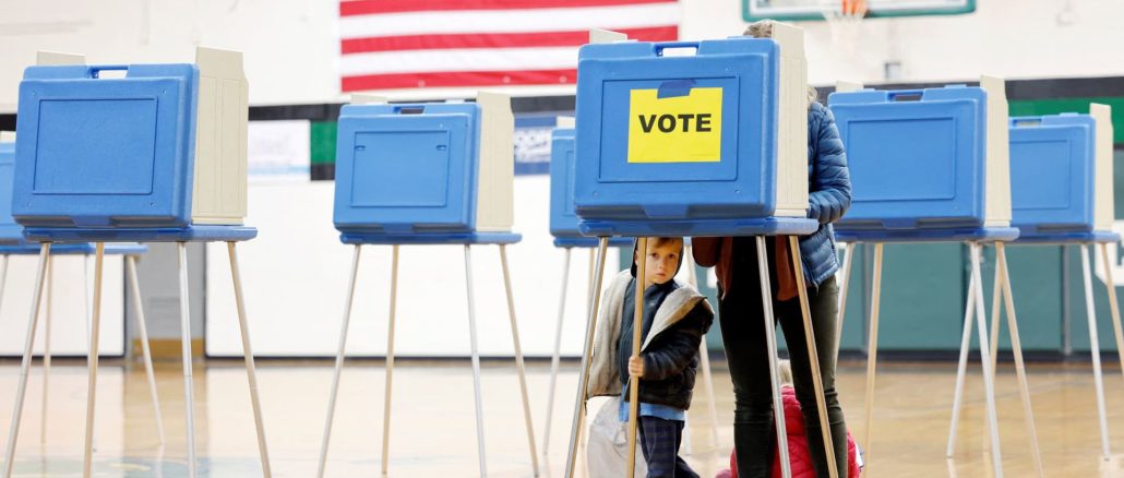 Republicans hold $103 million midterm cash advantage over Democrats