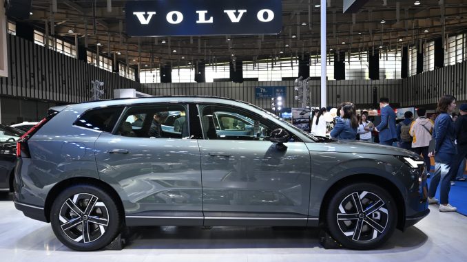 Volvo Cars shares plunge 28% amid China sales slump and fresh job cuts